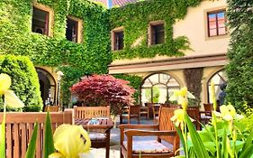Hotel Octarna - Free Parking